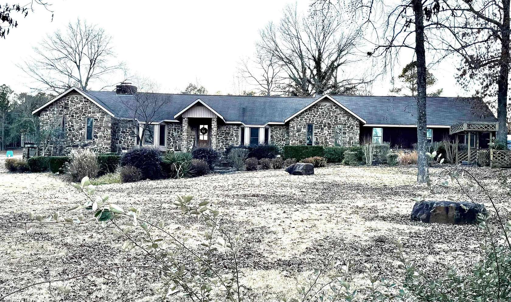 7 Acres of Residential Land with Home for Sale in Knoxville, Arkansas