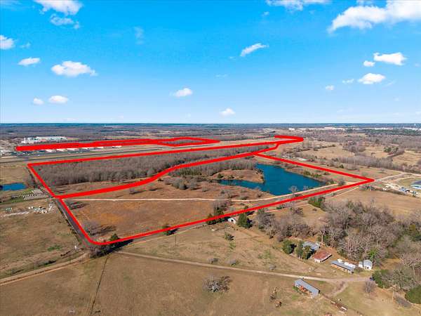 40 Acres of Commercial Land for Sale in Mount Pleasant, Texas