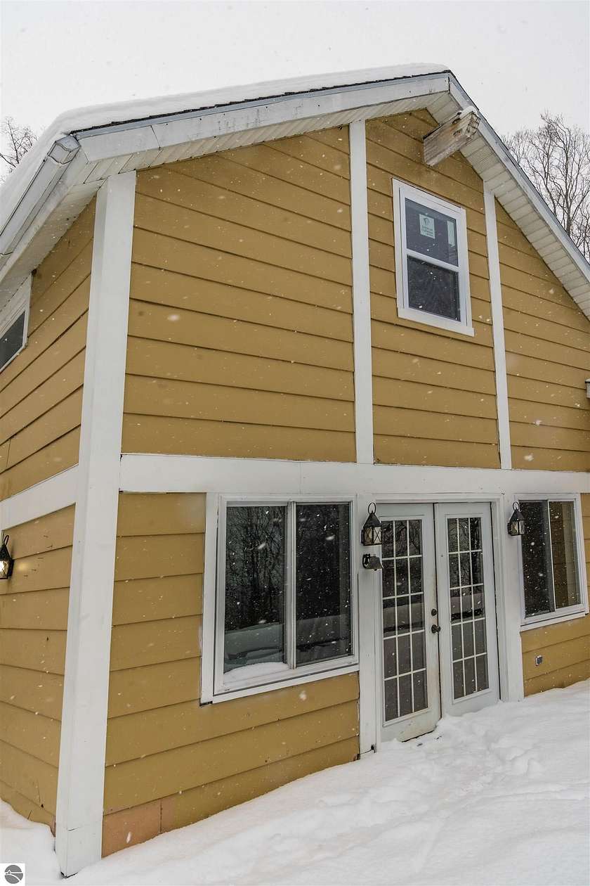 3.7 Acres of Residential Land with Home for Sale in Tustin, Michigan