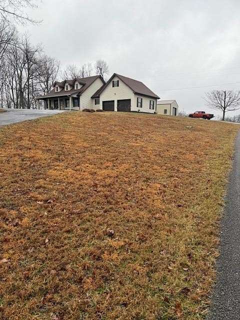 4 Acres of Residential Land with Home for Sale in McKee, Kentucky