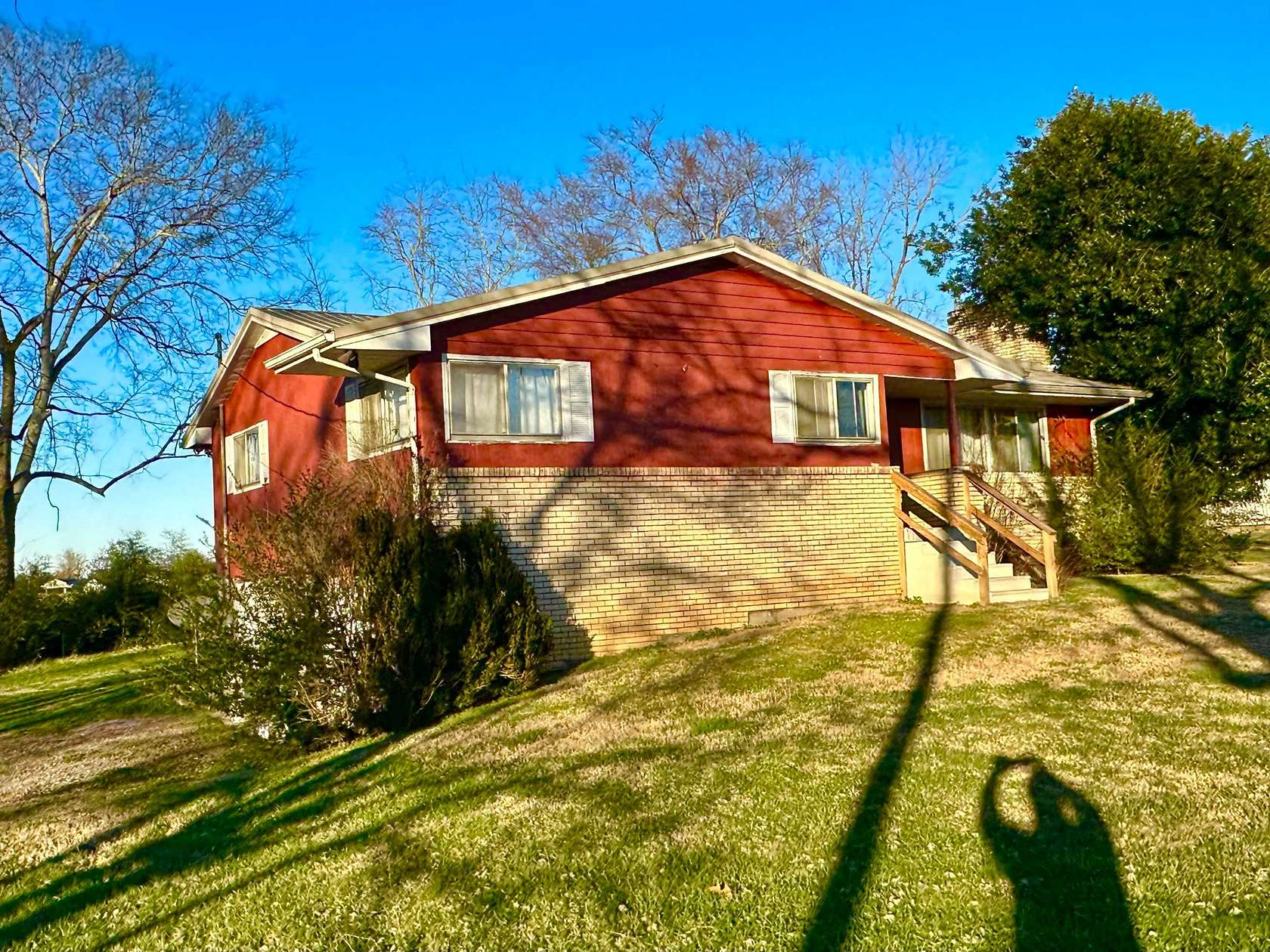 1.5 Acres of Residential Land with Home for Auction in Eagleville, Tennessee