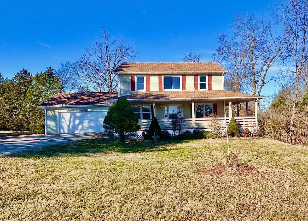 1.62 Acres of Residential Land with Home for Sale in Clarksville, Tennessee