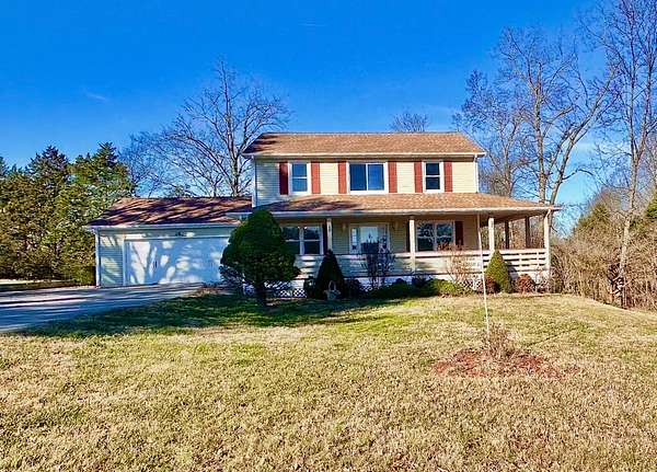 1.62 Acres of Residential Land with Home for Sale in Clarksville, Tennessee