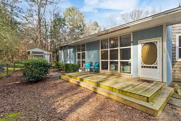 6.5 Acres of Residential Land with Home for Sale in Ponce de Leon, Florida