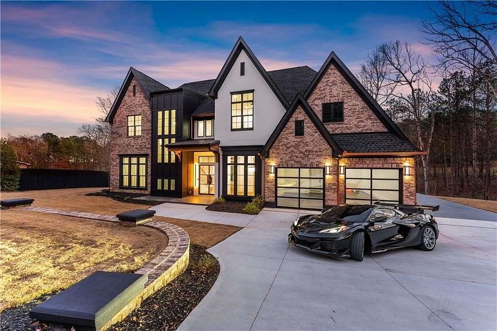 2.73 Acres of Residential Land with Home for Sale in Loganville, Georgia