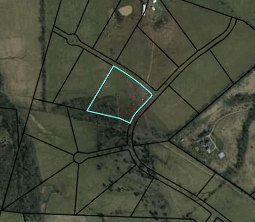 5 Acres of Residential Land with Home for Sale in Wilmore, Kentucky