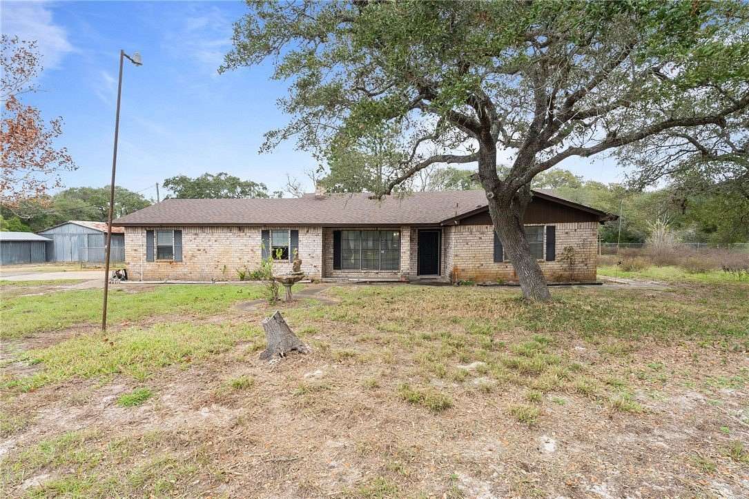 4.58 Acres of Residential Land with Home for Sale in Ingleside, Texas