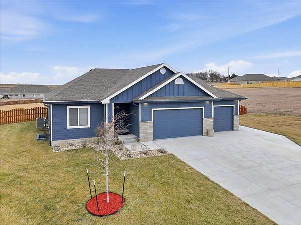 1 Acre of Residential Land with Home for Sale in Glenwood, Iowa