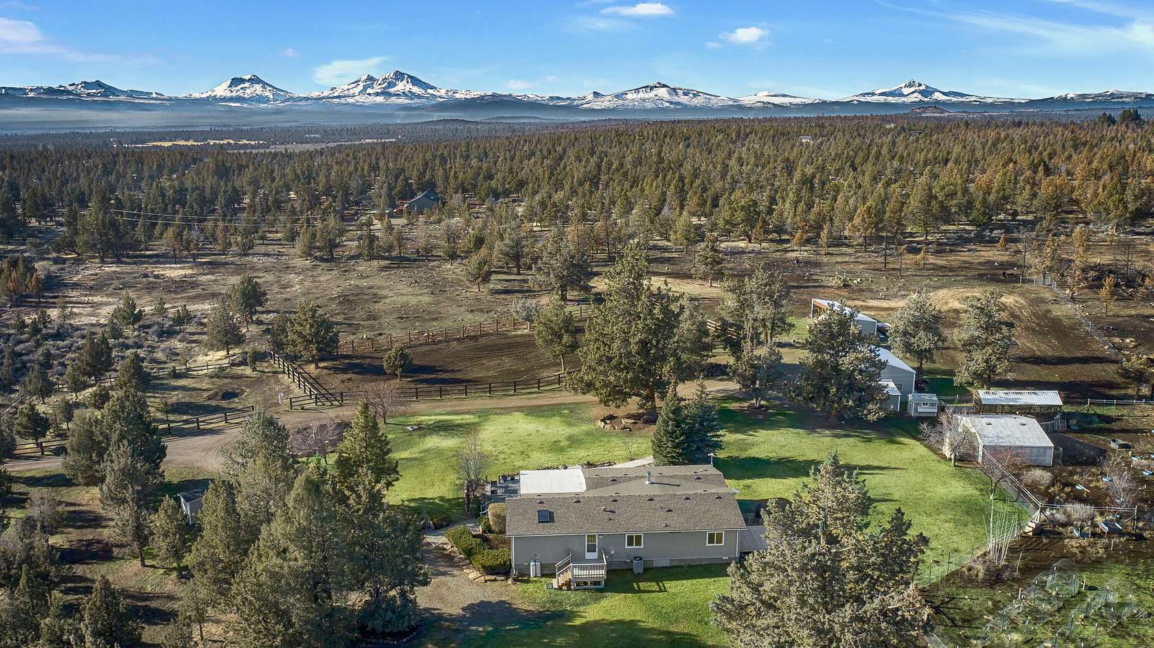 9.29 Acres of Land with Home for Sale in Sisters, Oregon