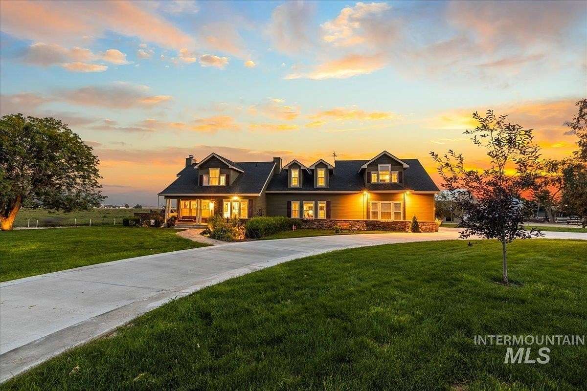 5 Acres of Residential Land with Home for Sale in Nampa, Idaho