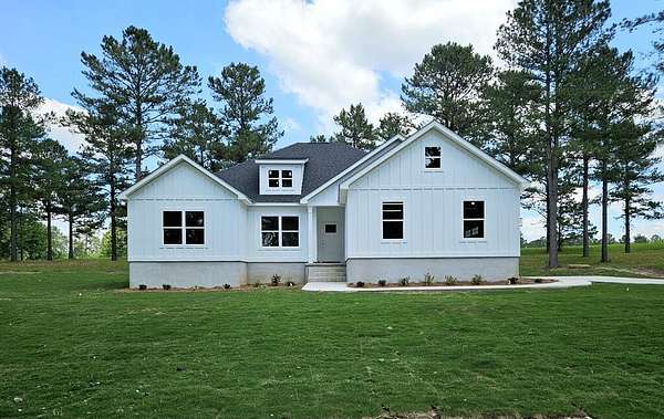 1.5 Acres of Land with Home for Sale in Cairo, Georgia