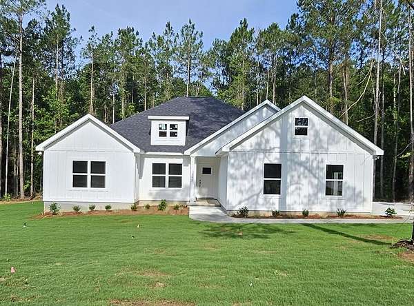 3 Acres of Land with Home for Sale in Cairo, Georgia