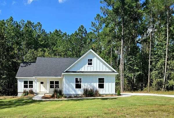 3 Acres of Land with Home for Sale in Cairo, Georgia