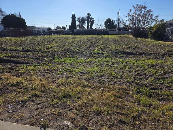 0.45 Acres of Mixed-Use Land for Sale in Selma, California