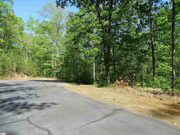1 Acre of Residential Land for Sale in Pickens, South Carolina