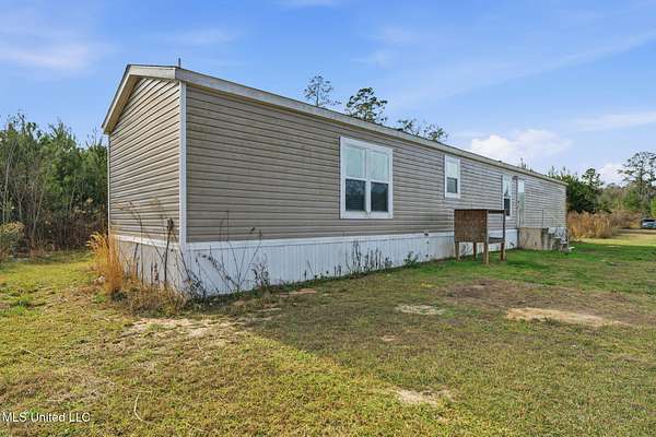 15 Acres of Recreational Land with Home for Sale in Perkinston, Mississippi