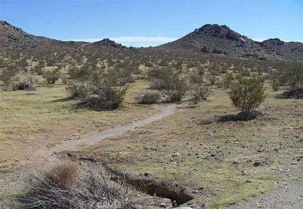 5 Acres of Residential Land for Sale in Apple Valley, California
