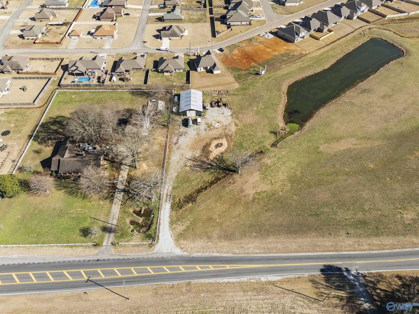 1 Acre of Mixed-Use Land for Sale in Toney, Alabama