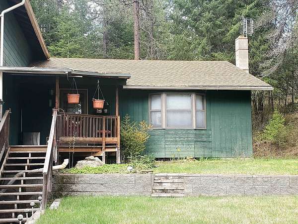 22 Acres of Recreational Land with Home for Sale in Clayton, Washington