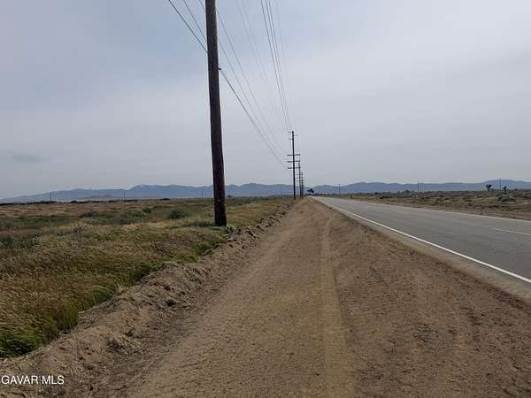 4.76 Acres of Land for Sale in Lancaster, California
