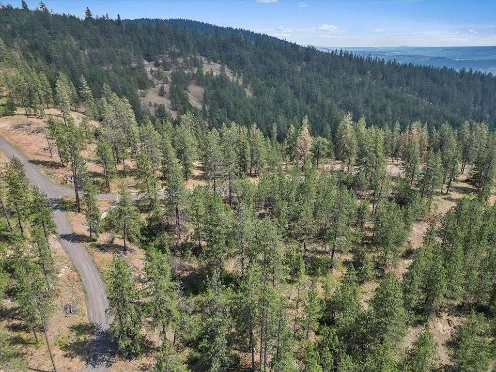 3.29 Acres of Land for Sale in Deer Park, Washington