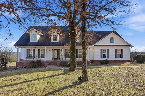 4.54 Acres of Land with Home for Sale in Greenbrier, Arkansas