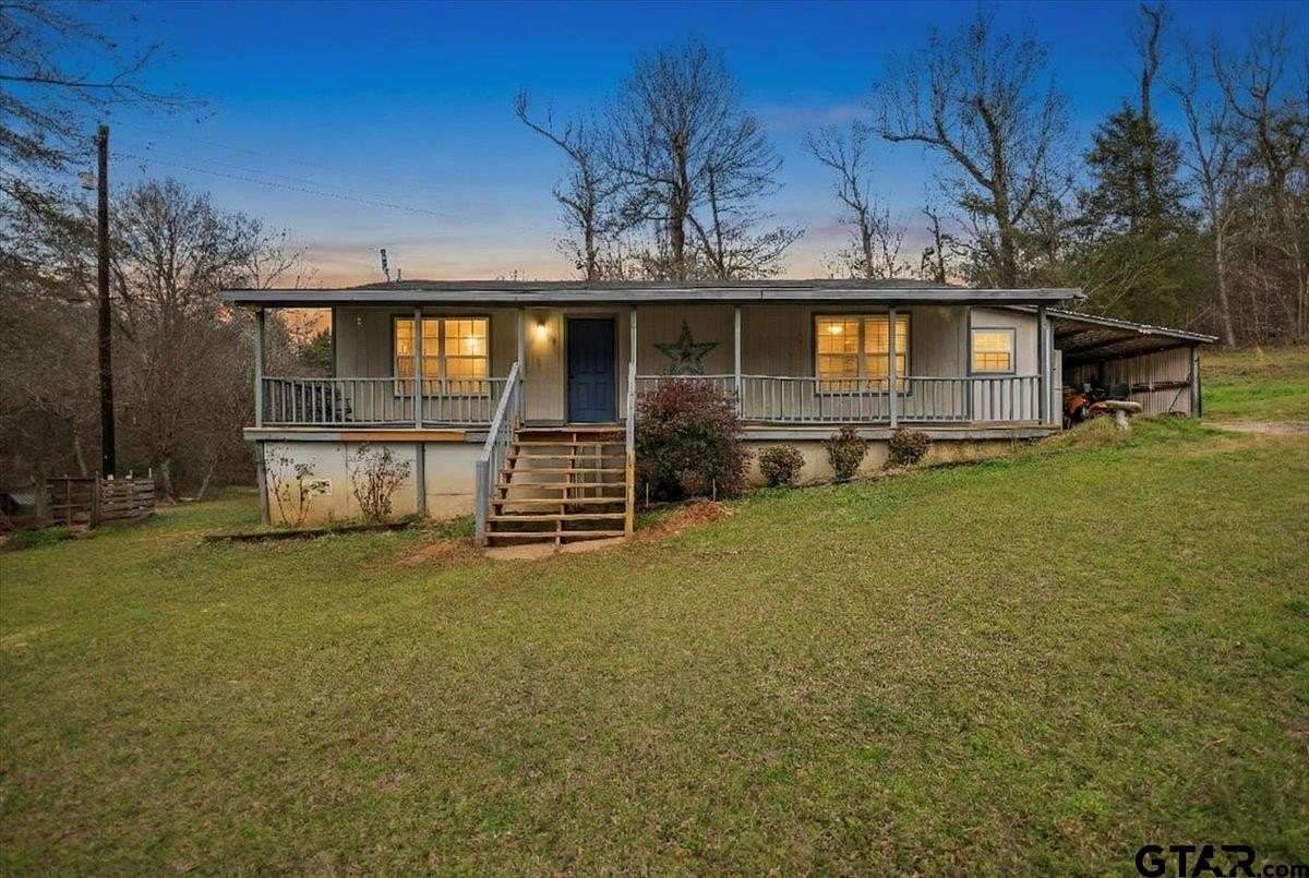 1.6 Acres of Residential Land with Home for Sale in Lindale, Texas