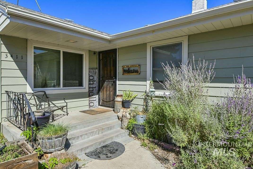 1.63 Acres of Residential Land with Home for Sale in Emmett, Idaho