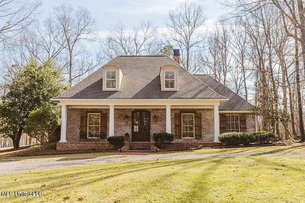 8 Acres of Residential Land with Home for Sale in Brandon, Mississippi