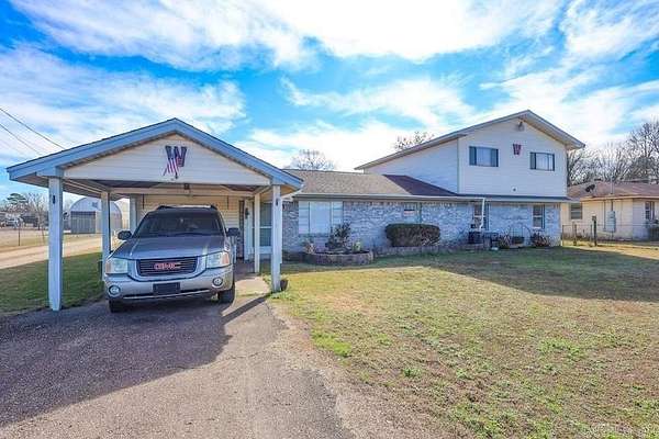 3.15 Acres of Residential Land with Home for Sale in Murfreesboro, Arkansas