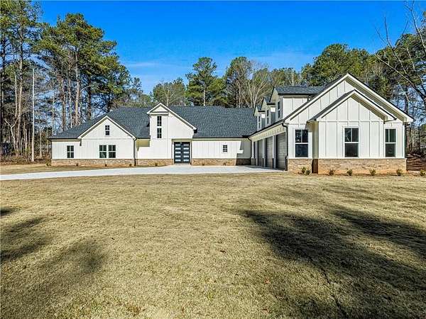 1.68 Acres of Residential Land with Home for Sale in Fayetteville, Georgia