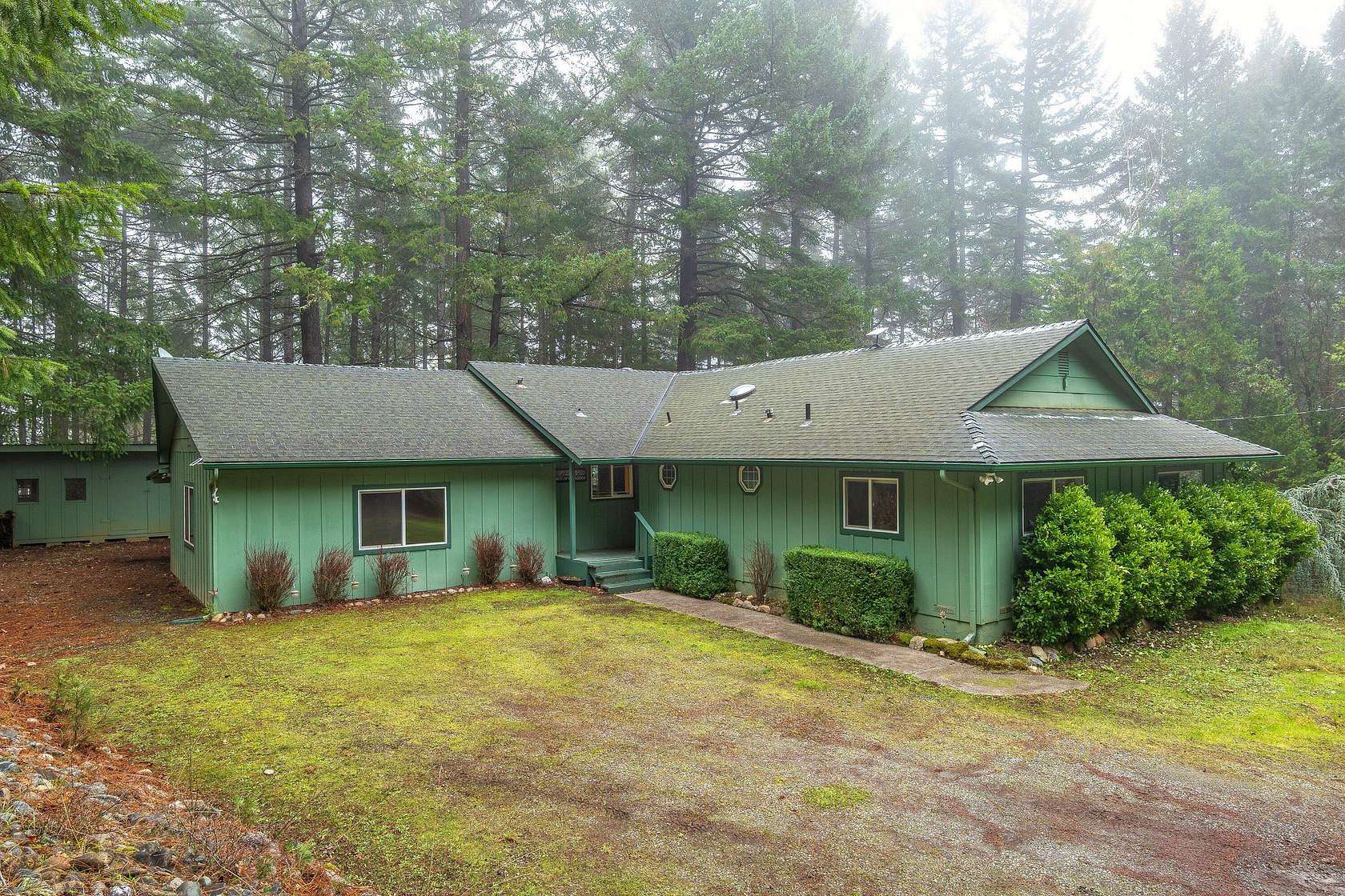 3 Acres of Residential Land with Home for Sale in Grants Pass, Oregon