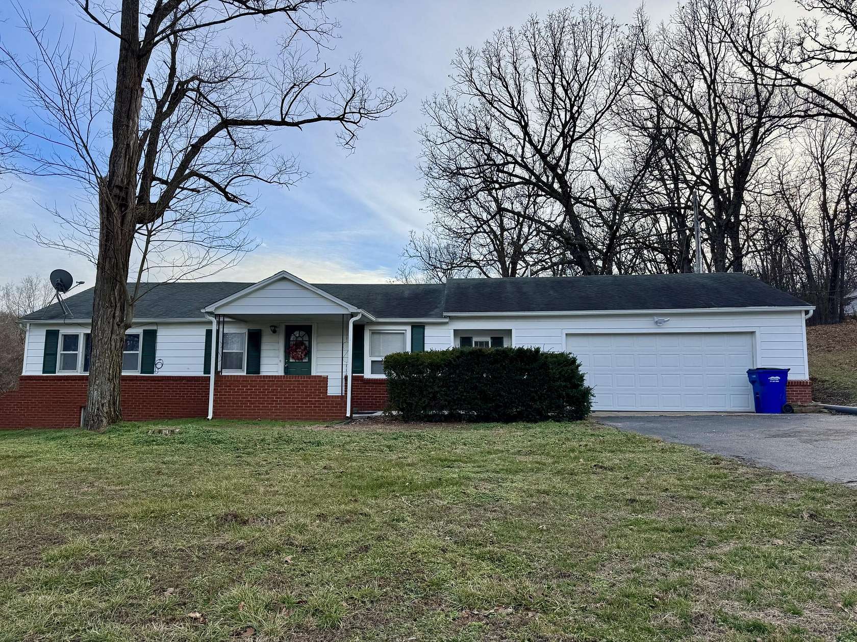 10 Acres of Residential Land with Home for Sale in Fair Grove, Missouri