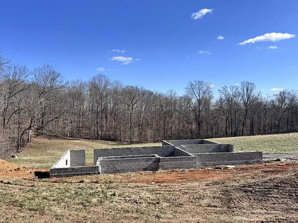 2.52 Acres of Residential Land with Home for Sale in Charlotte, Tennessee