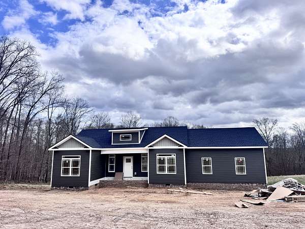 2.52 Acres of Land with Home for Sale in Charlotte, Tennessee