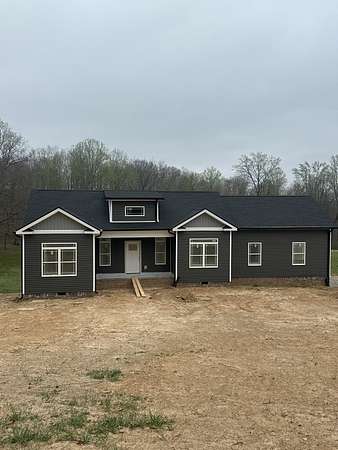 2.52 Acres of Land with Home for Sale in Charlotte, Tennessee