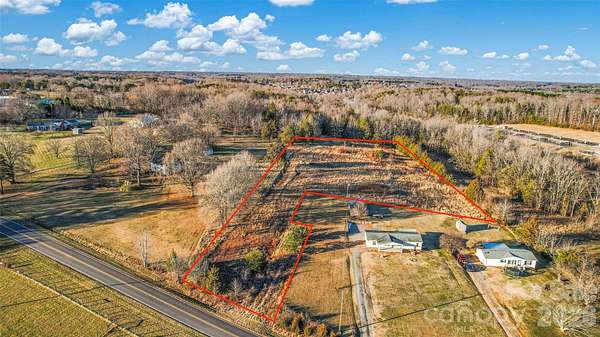 5 Acres of Residential Land for Sale in Mooresville, North Carolina