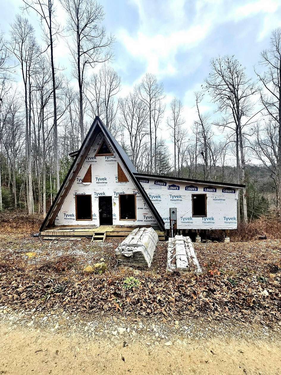 1.74 Acres of Residential Land with Home for Sale in Campton, Kentucky