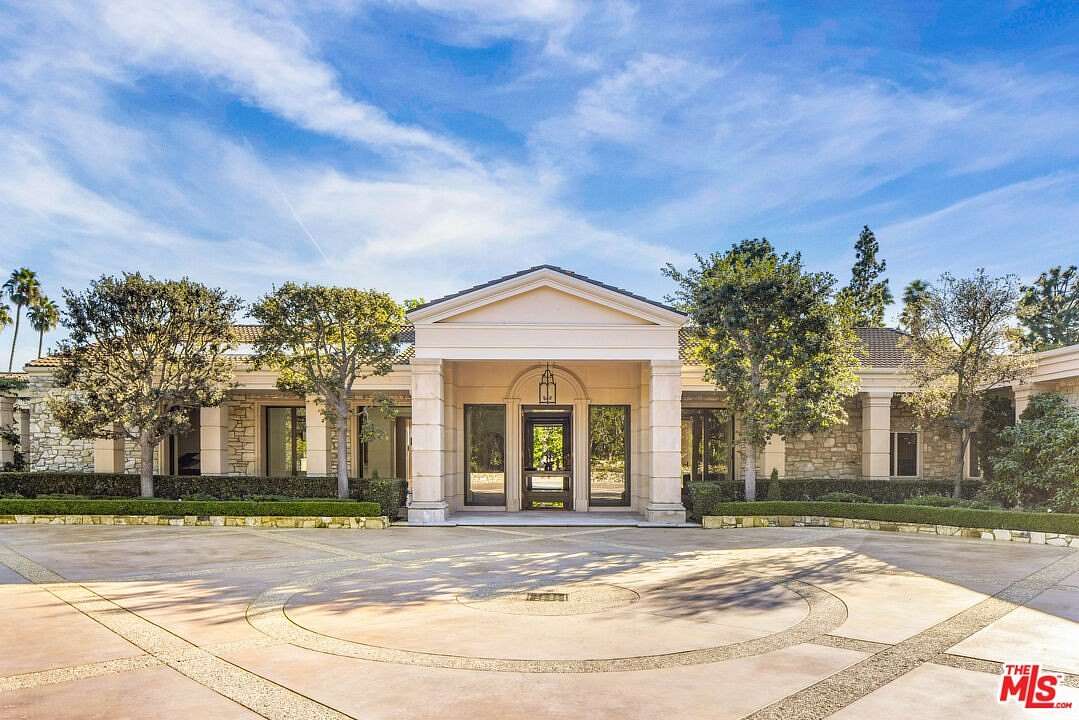1.5 Acres of Land with Home for Sale in Los Angeles, California