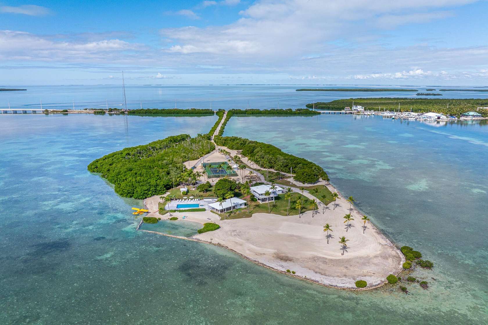 15.8 Acres of Land with Home for Sale in Upper Matecumbe Key, Florida