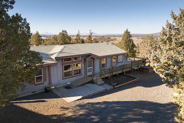 2.33 Acres of Land with Home for Sale in Bend, Oregon