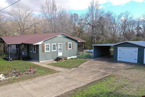 1.5 Acres of Land with Home for Sale in Salem, Arkansas