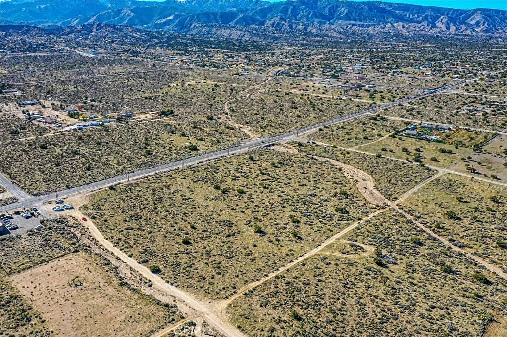 2 Acres of Commercial Land for Sale in Phelan, California