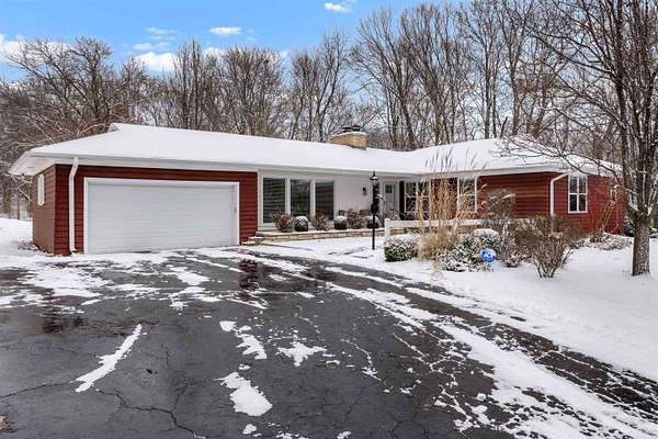 2 Acres of Residential Land with Home for Sale in Rockford, Illinois