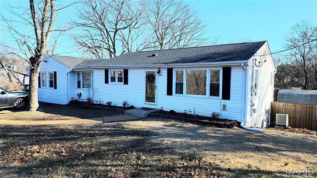 1.55 Acres of Residential Land with Home for Sale in High Ridge, Missouri