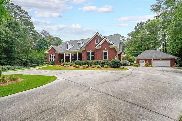 7.27 Acres of Residential Land with Home for Sale in Loganville, Georgia