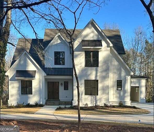 11.8 Acres of Land with Home for Sale in Fayetteville, Georgia