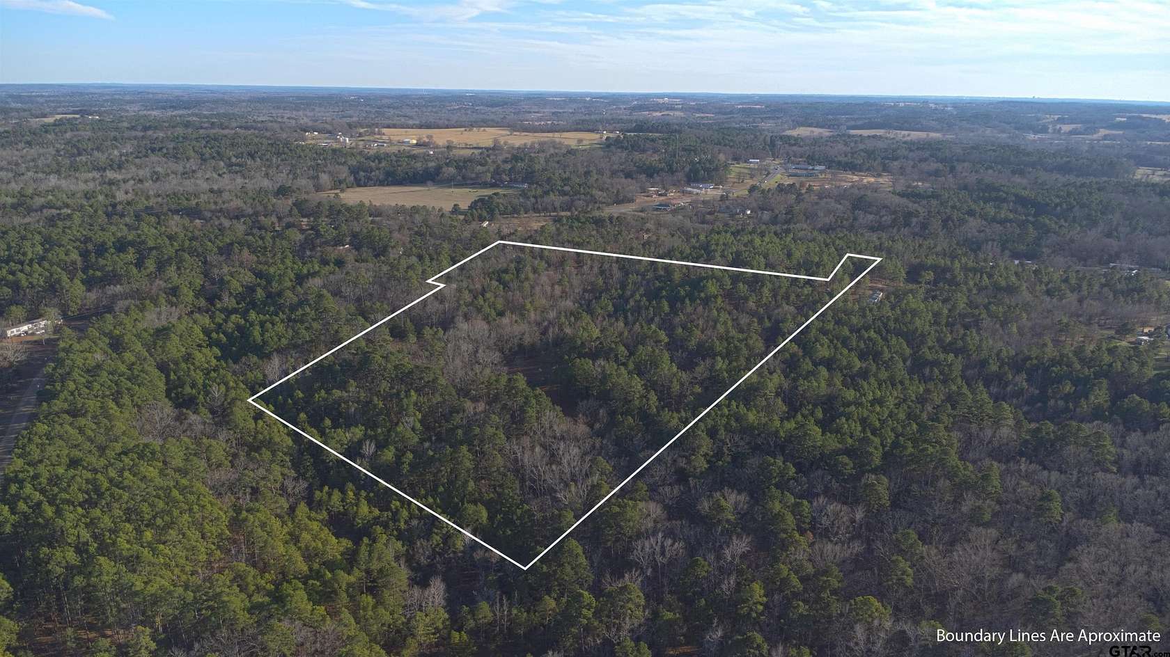15 Acres of Recreational Land for Sale in Lindale, Texas