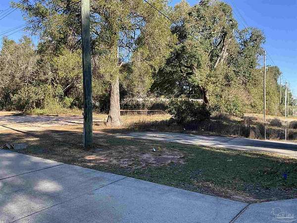 0.4 Acres of Residential Land for Sale in Milton, Florida