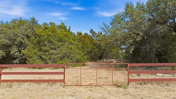 32 Acres of Land for Sale in Salado, Texas